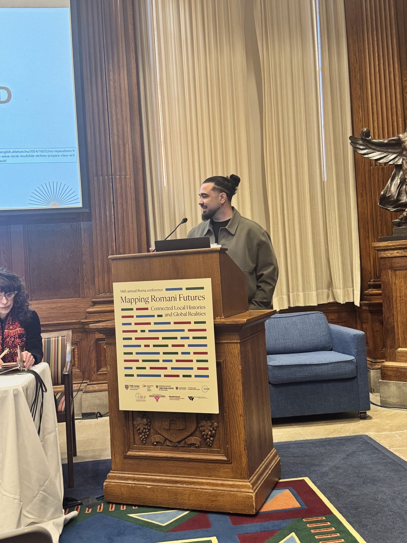 Fernando Ruiz Molina durante su ponencia «Anti-Roma racism and Roma youth».